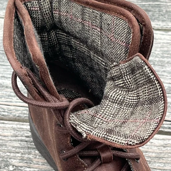 Brown boots - Picture 3 of 5